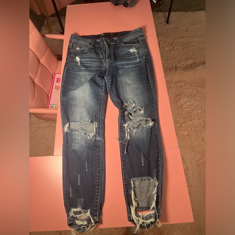 Harper Distressed Blue Jeans Size 28‎
